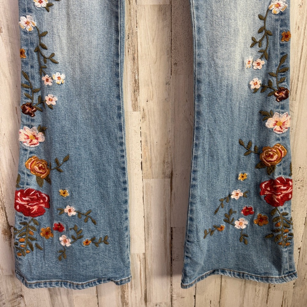DW Fiona Flare Jeans Women 2 Light Wash Floral Embroidered Hippie Boho 25x31 - Picture 7 of 16